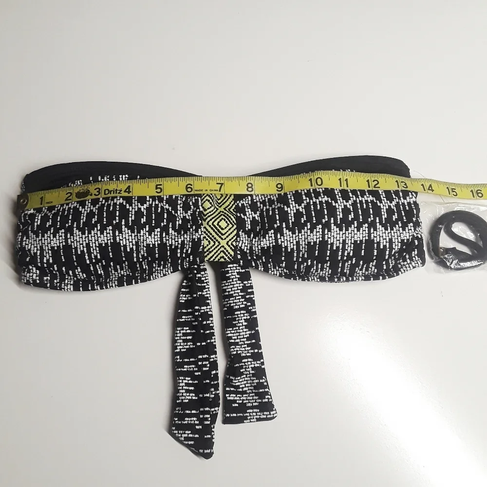 NEW Lili Blu Strapless Black White Green Tribal Print Medium Bikini Top